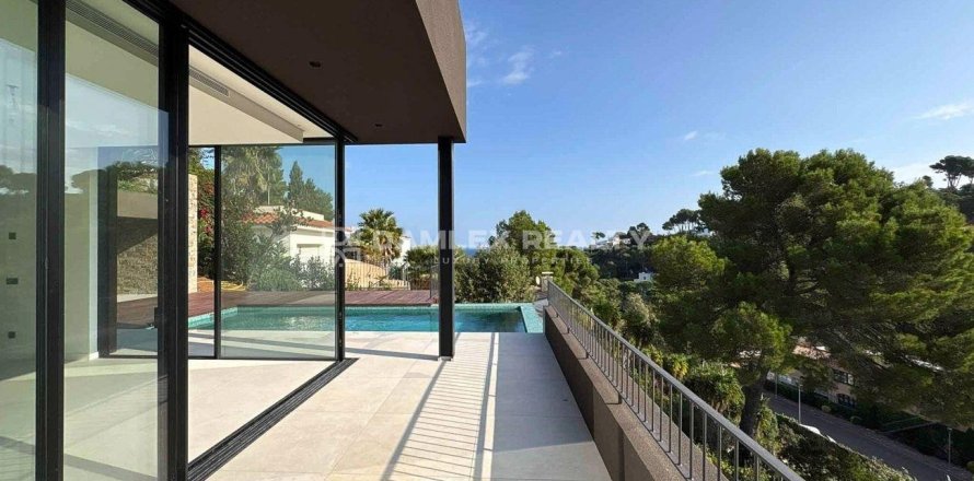Talo Begur, Girona, Espanja 4 makuuhuonetta, 265 m2 No. 193227
