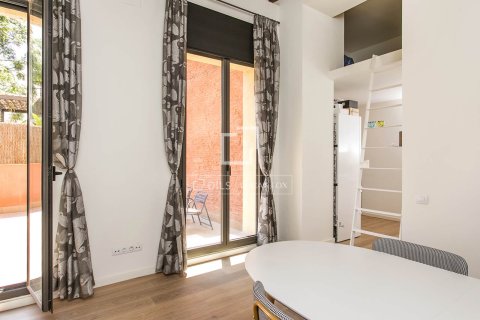 Apartamento en venta en Barcelona, España 2 dormitorios, 75 m2 No. 166335 - foto 2