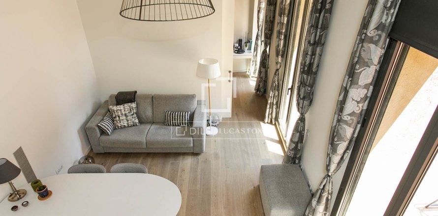 Apartamento en Barcelona, España 2 dormitorios, 75 m2 No. 166335