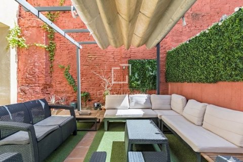 Apartamento en Barcelona, España 2 dormitorios, 75 m2 No. 166335