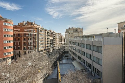 Penthouse w Barcelona, Hiszpania 3 sypialnie, 127 mkw. nr 166337 – zdjęcie 18