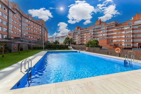 Apartamento en Madrid, España 1 dormitorio, 57 m2 No. 180419