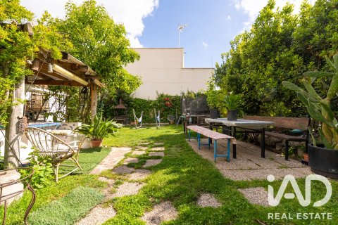 Land plot à vendre à Madrid, Espagne, 407 m2 No. 187682 - photo 12