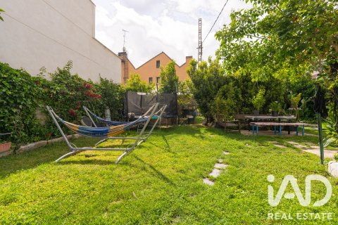 Land plot à vendre à Madrid, Espagne, 407 m2 No. 187682 - photo 19