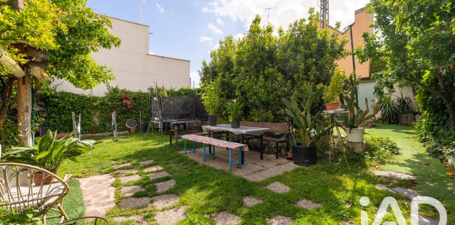 Land plot à Madrid, Espagne 407 m2 No. 187682