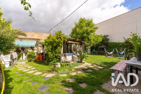 Land plot à vendre à Madrid, Espagne, 407 m2 No. 187682 - photo 11