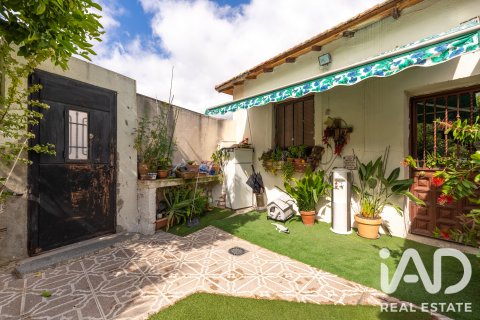 Land plot à vendre à Madrid, Espagne, 407 m2 No. 187682 - photo 6