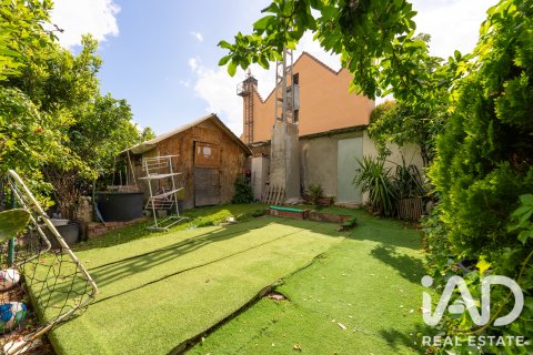 Land plot à vendre à Madrid, Espagne, 407 m2 No. 187682 - photo 20