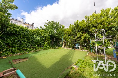 Land plot à vendre à Madrid, Espagne, 407 m2 No. 187682 - photo 22