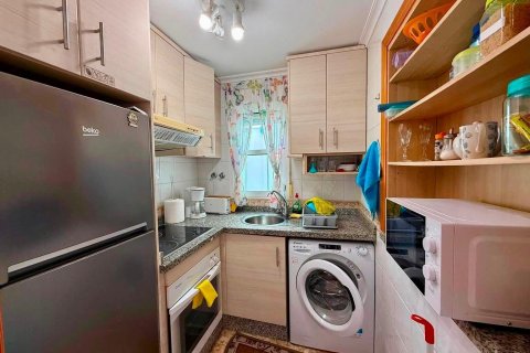 Apartamento en venta en Torrevieja, Alicante, España 2 dormitorios, 64 m2 No. 183112 - foto 8