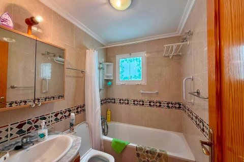 Apartamento en venta en Torrevieja, Alicante, España 2 dormitorios, 64 m2 No. 183112 - foto 7