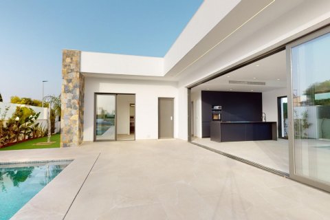 Villa for sale in Los Alcazares, Murcia, Spain 3 bedrooms, 140 sq.m. No. 142428 - photo 3