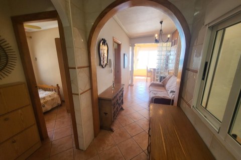Huoneisto myytävänä Torrevieja, Alicante, Espanja, 3 makuuhuonetta, 70 m2 No. 146003 - kuva 2