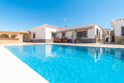 Huvila myytävänä Torrevieja, Alicante, Espanja, 4 makuuhuonetta, 159 m2 No. 189434 - kuva 4