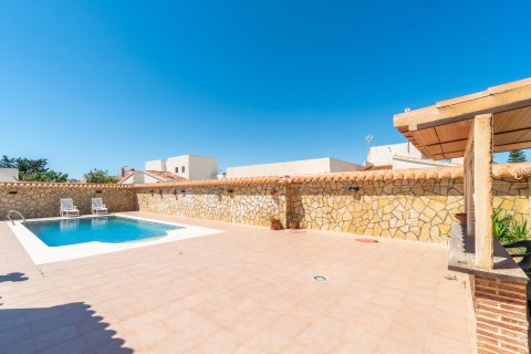 Huvila myytävänä Torrevieja, Alicante, Espanja, 4 makuuhuonetta, 159 m2 No. 189434 - kuva 26