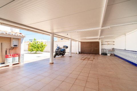 Huvila myytävänä Torrevieja, Alicante, Espanja, 4 makuuhuonetta, 159 m2 No. 189434 - kuva 10