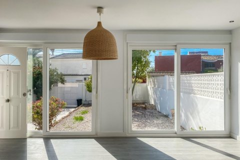 Villa till salu i Torrevieja, Alicante, Spanien 3 sovrum, 160 kvm. Nr. 140653 - foto 7