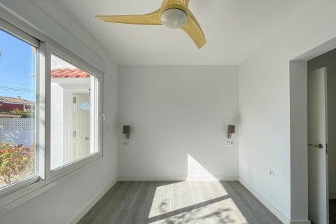 Villa till salu i Torrevieja, Alicante, Spanien 3 sovrum, 160 kvm. Nr. 140653 - foto 19