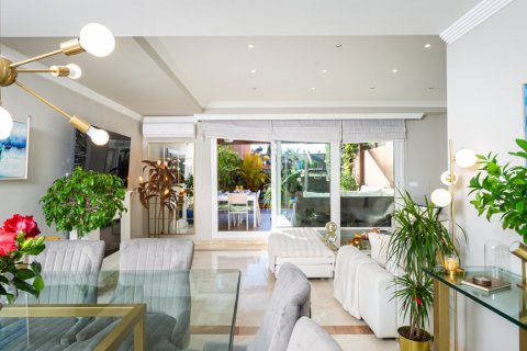 Townhouse for sale Marbella, Malaga, Spain 5 bedrooms, 276.93 sq.m. No. 107965 - photo 3