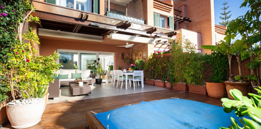 Townhouse Marbella, Malaga, Spain 5 bedrooms, 276.93 sq.m. No. 107965