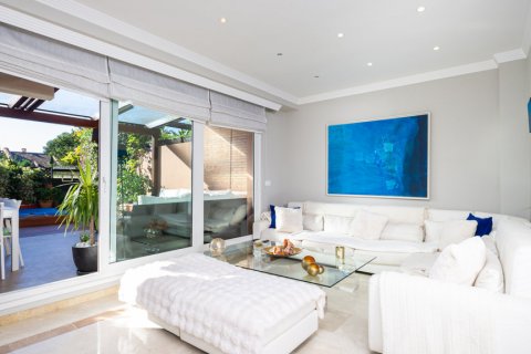 Townhouse for sale Marbella, Malaga, Spain 5 bedrooms, 276.93 sq.m. No. 107965 - photo 4