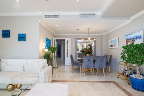Townhouse for sale Marbella, Malaga, Spain 5 bedrooms, 276.93 sq.m. No. 107965 - photo 9