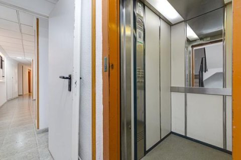 Huoneisto myytävänä Torrevieja, Alicante, Espanja, 2 makuuhuonetta, 56 m2 No. 192269 - kuva 9