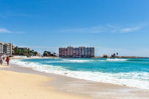 Huoneisto myytävänä Torrevieja, Alicante, Espanja, 2 makuuhuonetta, 56 m2 No. 192269 - kuva 12