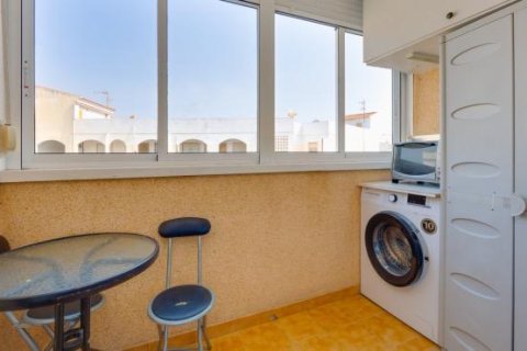 Huoneisto myytävänä Torrevieja, Alicante, Espanja, 2 makuuhuonetta, 56 m2 No. 192269 - kuva 7