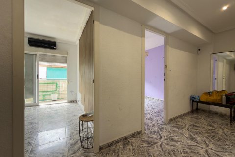 Apartament w Alicante, Hiszpania 4 sypialnie, 101 mkw. nr 192267 – zdjęcie 3