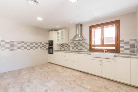 Villa en venta en Inca, Mallorca, España 7 dormitorios, 270 m2 No. 147943 - foto 12