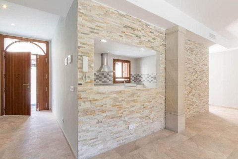 Villa en venta en Inca, Mallorca, España 7 dormitorios, 270 m2 No. 147943 - foto 3