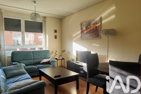 Apartment in Santovenia de Pisuerga, Valladolid, Spain 2 bedrooms, 67 sq.m. No. 185282