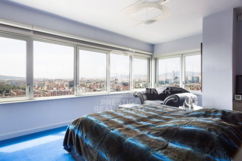 Takvåning till salu i Barcelona, Spanien 2 sovrum, 135 kvm. Nr. 160398 - foto 11