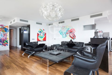 Takvåning till salu i Barcelona, Spanien 2 sovrum, 135 kvm. Nr. 160398 - foto 7