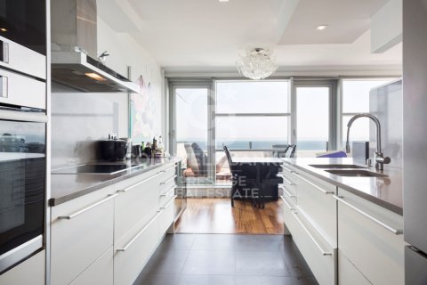 Takvåning till salu i Barcelona, Spanien 2 sovrum, 135 kvm. Nr. 160398 - foto 17