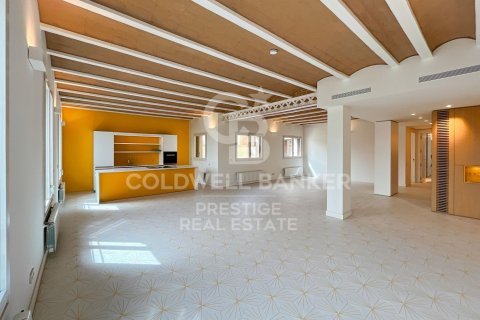 Apartamento en venta en Barcelona, España 2 dormitorios, 174 m2 No. 160397 - foto 3
