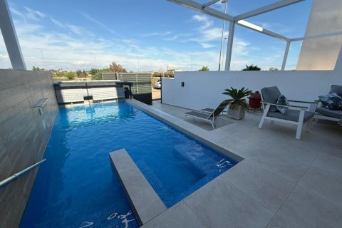 Hus till salu Rojales, Alicante, Spanien 3 sovrum, 201 kvm. Nr. 112871 - foto 3