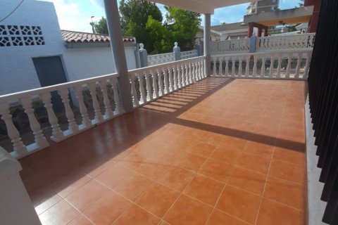 Villa for sale Torrevieja, Alicante, Spain 4 bedrooms, 1 sq.m. No. 112928 - photo 15