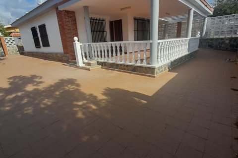 Villa for sale Torrevieja, Alicante, Spain 4 bedrooms, 1 sq.m. No. 112928 - photo 1