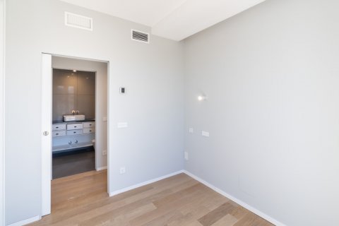 Apartment for rent Madrid, Spain 2 bedrooms, 110 sq.m. No. 117645 - photo 14