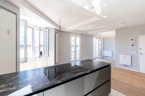 Apartment for rent Madrid, Spain 2 bedrooms, 110 sq.m. No. 117645 - photo 21