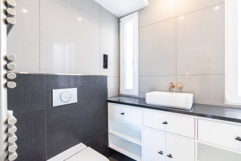 Apartment for rent Madrid, Spain 2 bedrooms, 110 sq.m. No. 117645 - photo 8