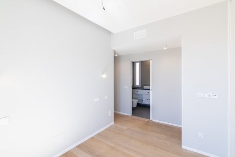 Apartment for rent Madrid, Spain 2 bedrooms, 110 sq.m. No. 117645 - photo 5