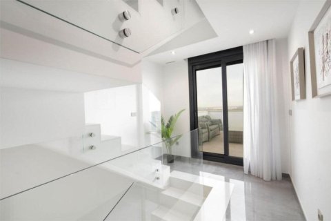 Villa till salu Los Balcones, Alicante, Spanien 3 sovrum, 175 kvm. Nr. 139834 - foto 8