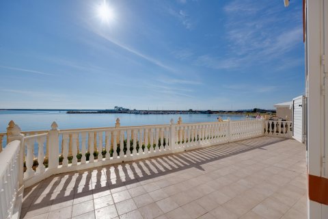 Продажа квартиры Торревьеха, Аликанте, Испания 4 спальни, 146м2 №139831 - фото 1