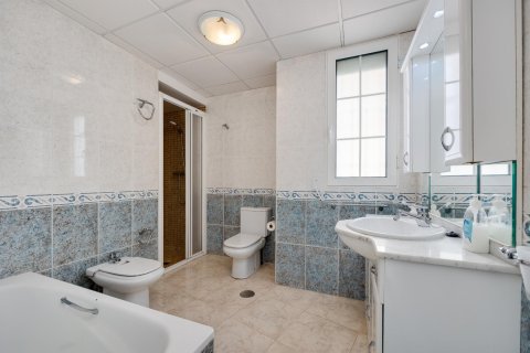 Продажа квартиры Торревьеха, Аликанте, Испания 4 спальни, 146м2 №139831 - фото 25