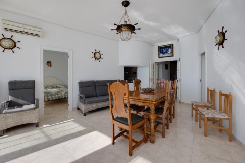 Продажа квартиры Торревьеха, Аликанте, Испания 4 спальни, 146м2 №139831 - фото 7