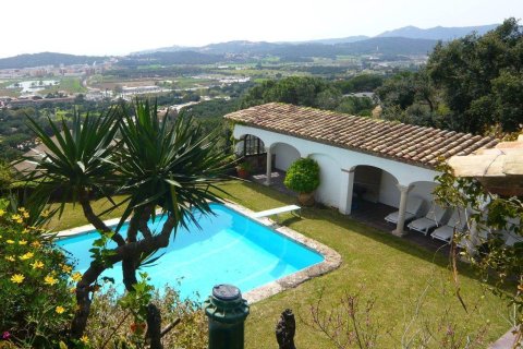 Hus till salu i Platja D'aro, Girona, Spanien 13 sovrum,  Nr. 141303 - foto 1