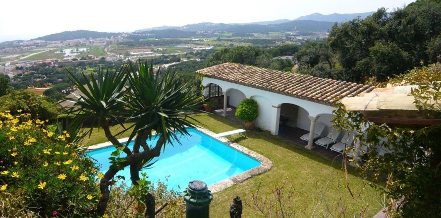 Hus i Platja D'aro, Girona, Spanien 13 sovrum,  Nr. 141303